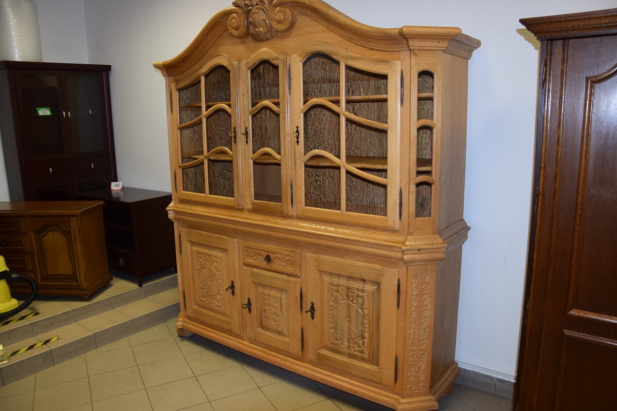 kredens w całości z litego dębu