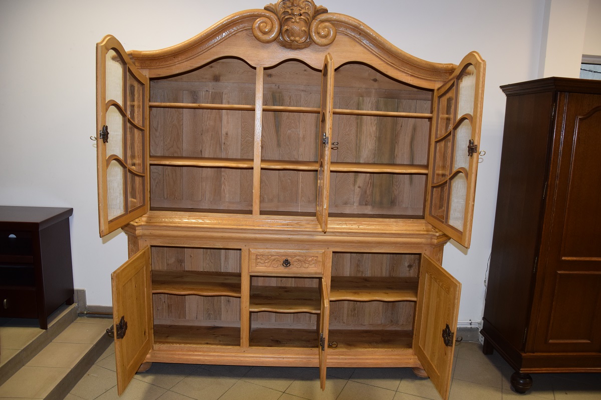 kredens w całości z litego dębu