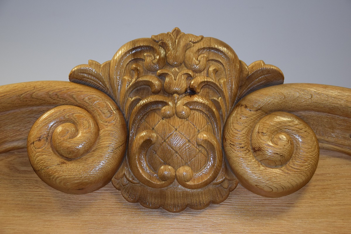 kredens w całości z litego dębu