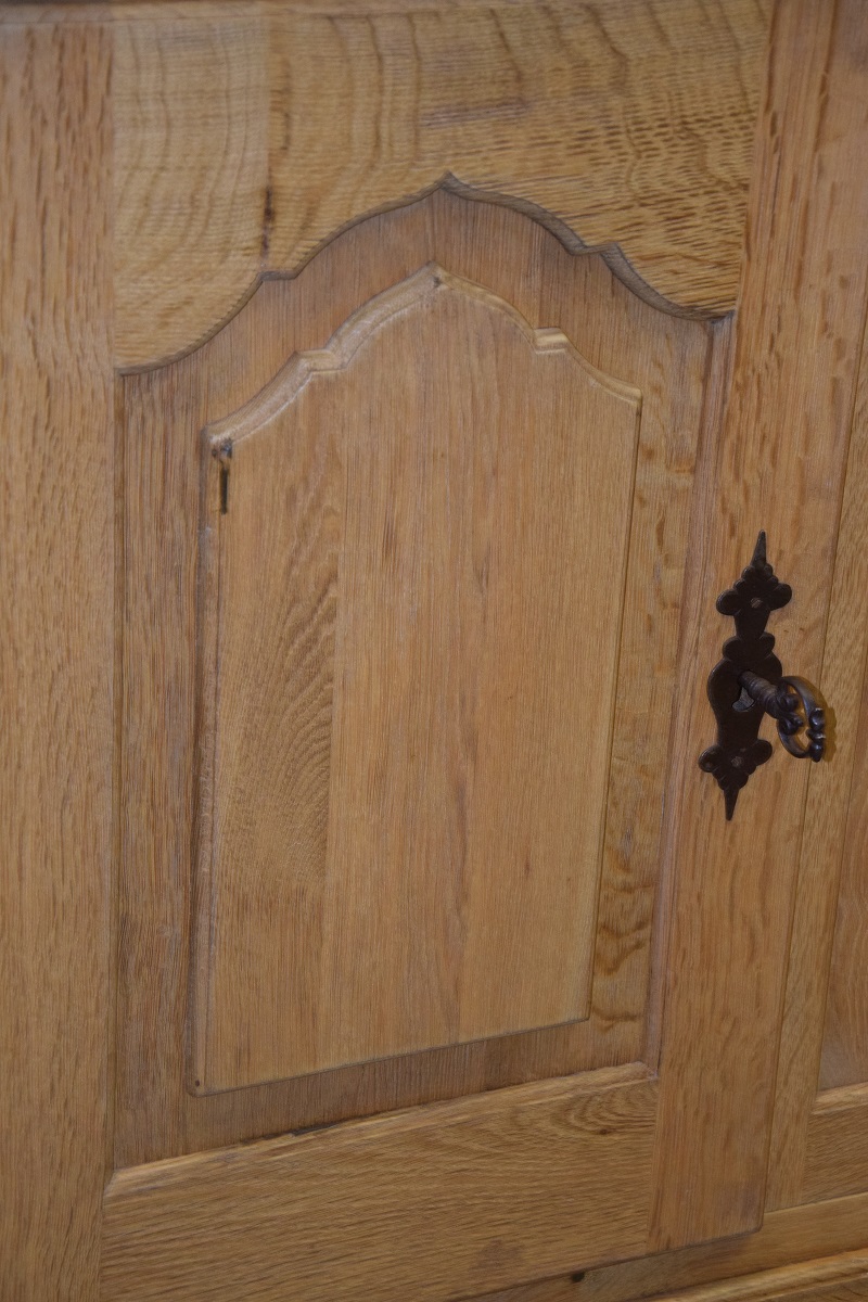 kredens w całości z litego dębu - jak nowy