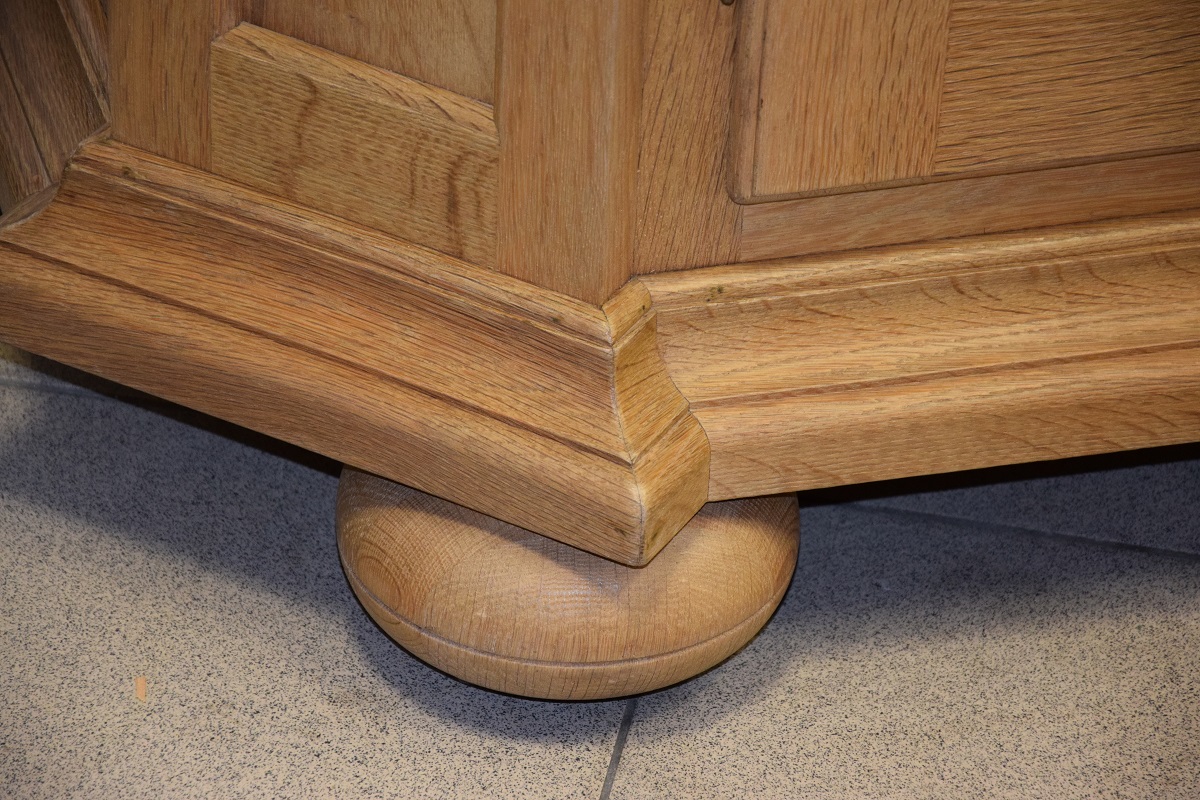 kredens w całości z litego dębu - jak nowy