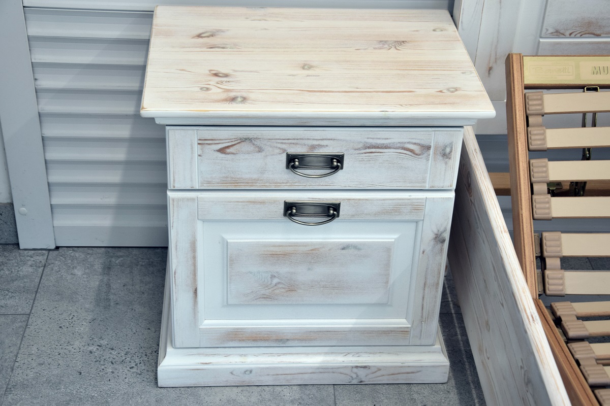 łóżko do sypialni z materacami i szafkami nocnymi - komplet jak nowy