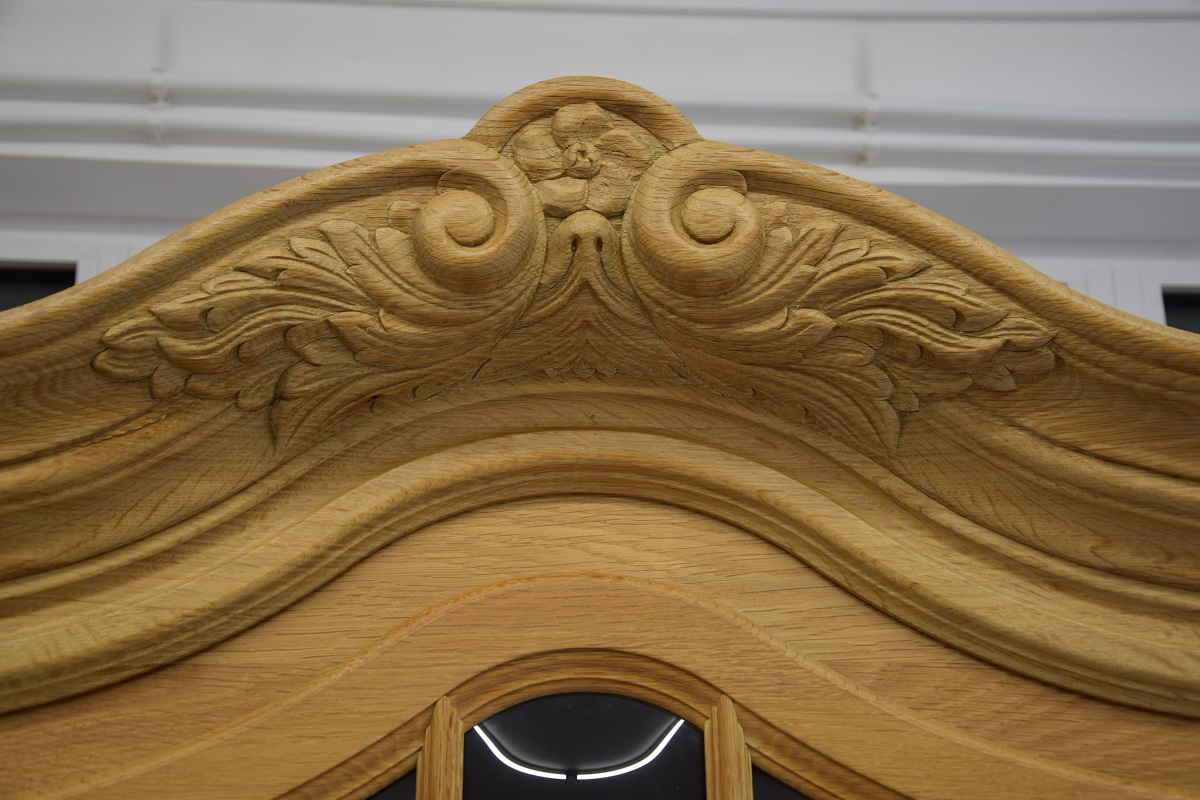 kredens z drewna dębowego - super stan