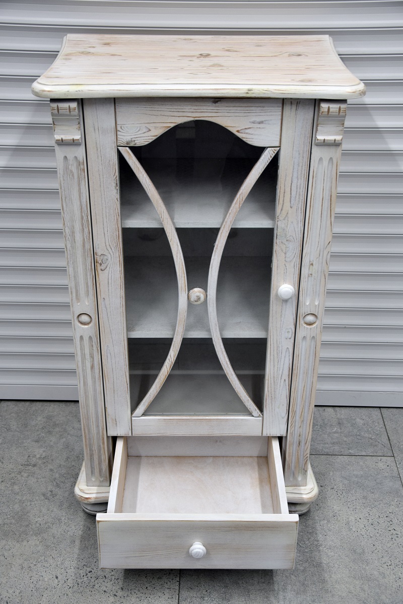 witryna z drewna sosnowego - jak nowa