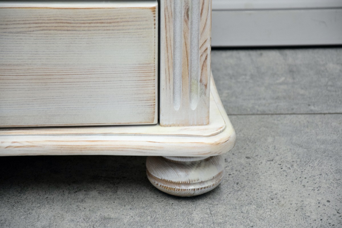 witryna z drewna sosnowego - jak nowa