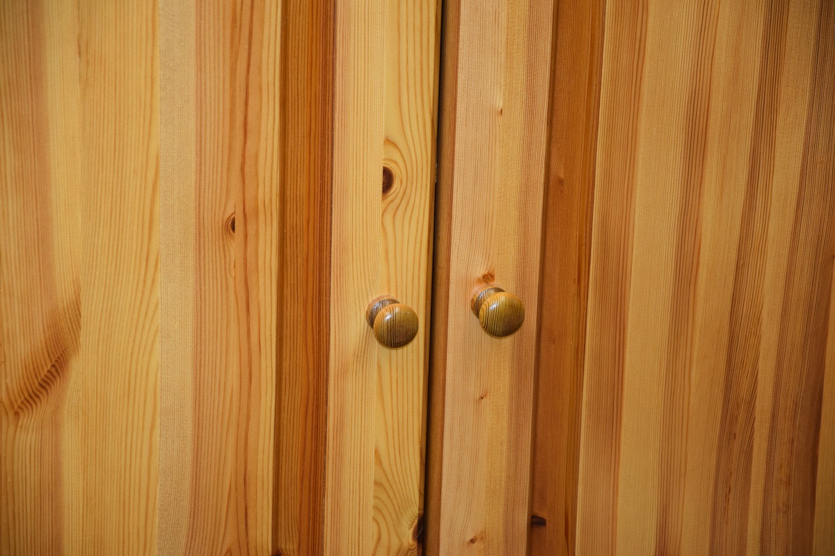 komoda z drewna sosnowego - jak nowa