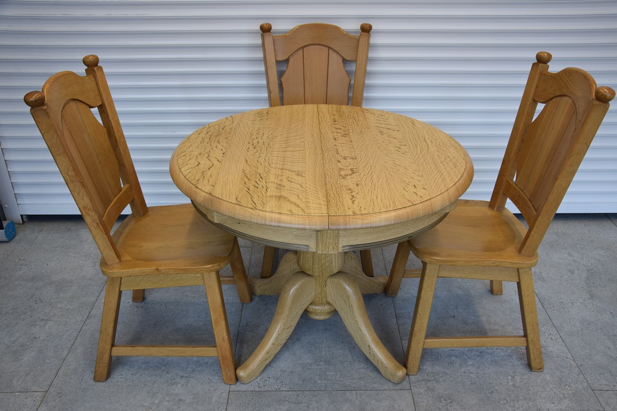 stół rozkładany i 4 krzesła - komplet z drewna dębowego - jak nowy