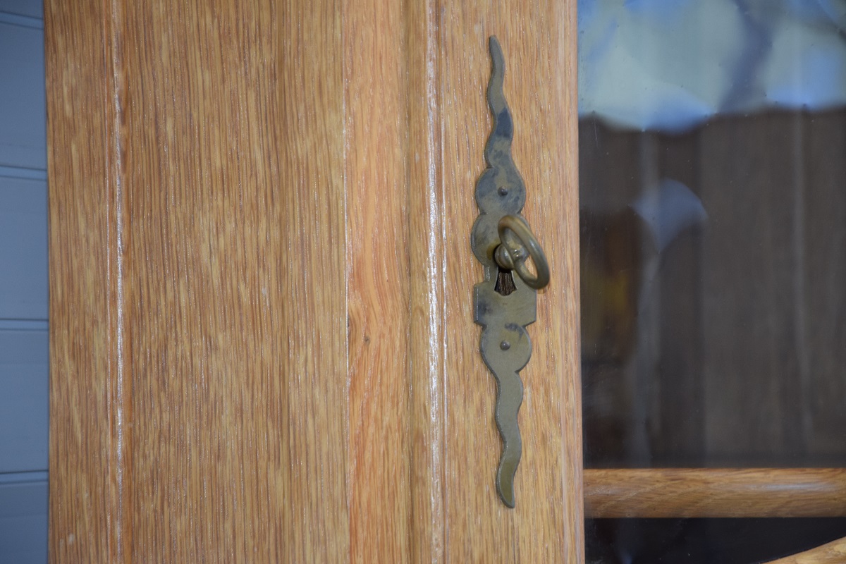 witryna narożna z drewna dębowego - jak nowa