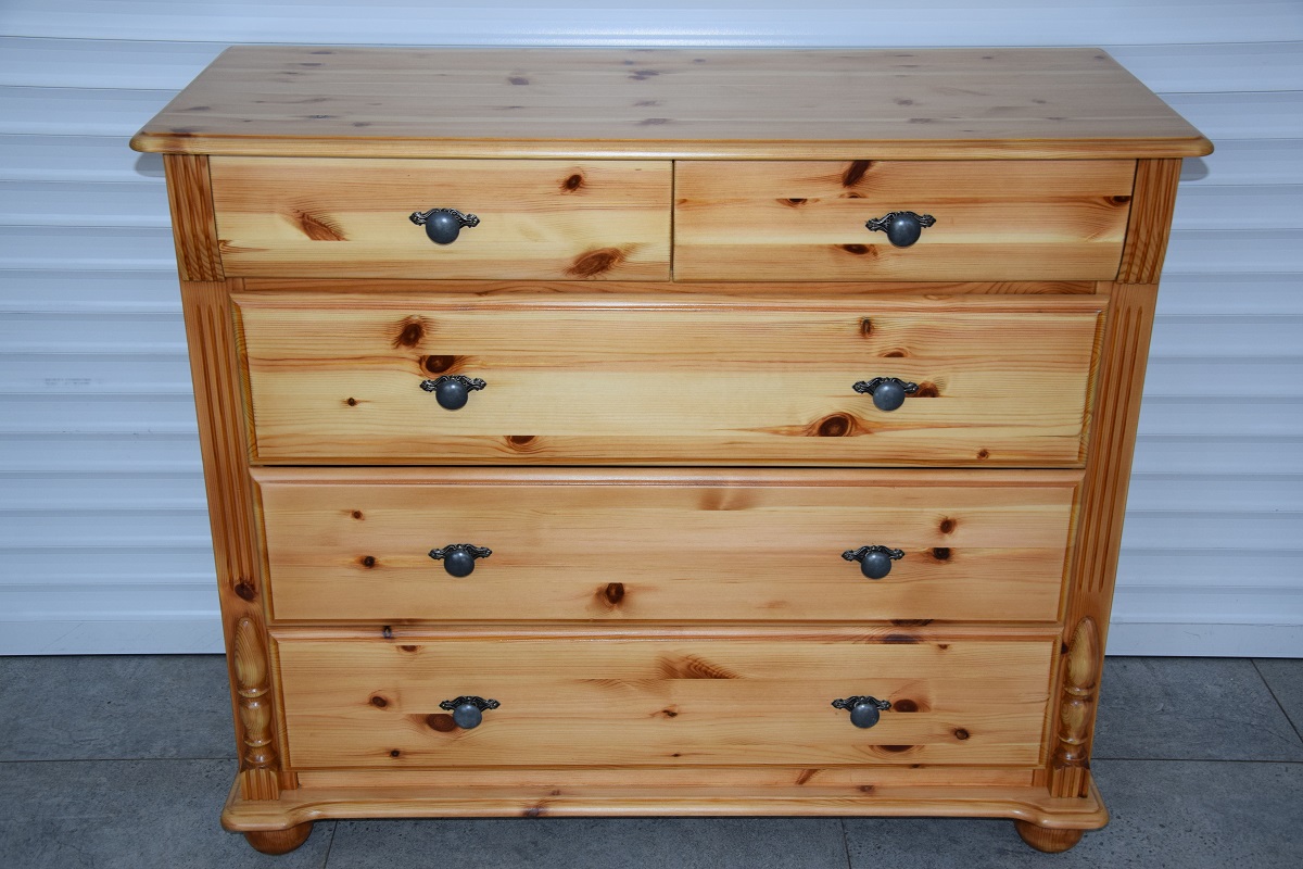 komoda z drewna sosnowego - jak nowa