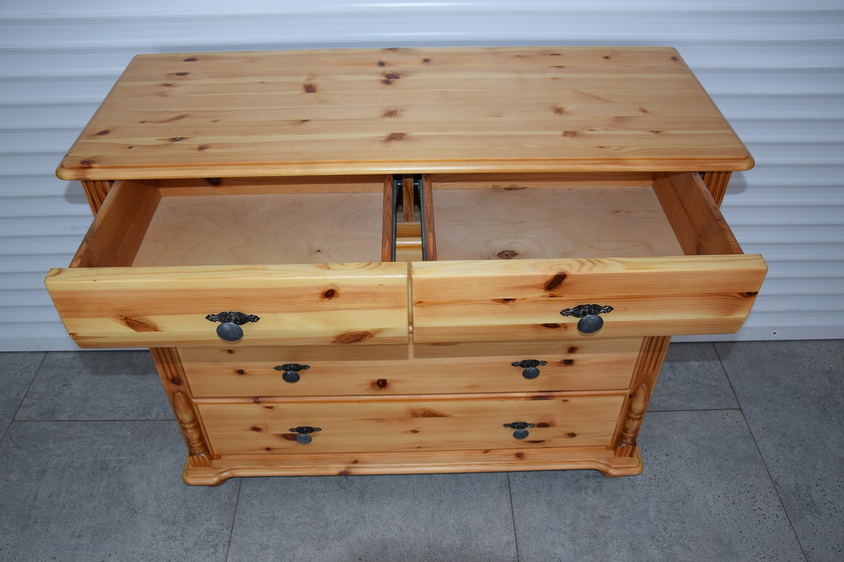 komoda z drewna sosnowego - jak nowa