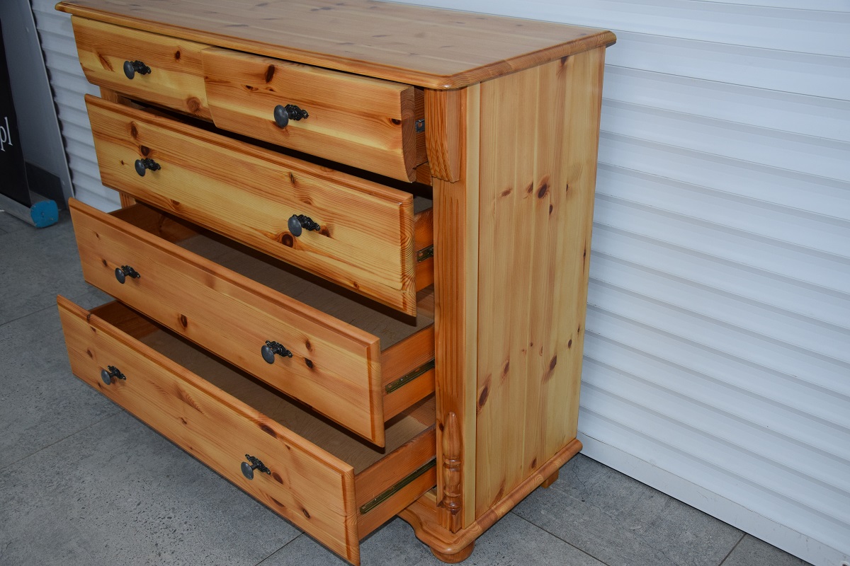 komoda z drewna sosnowego - jak nowa