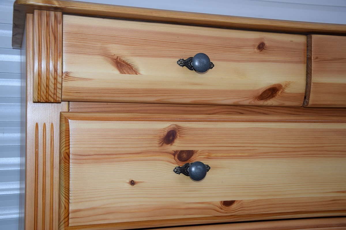 komoda z drewna sosnowego - jak nowa