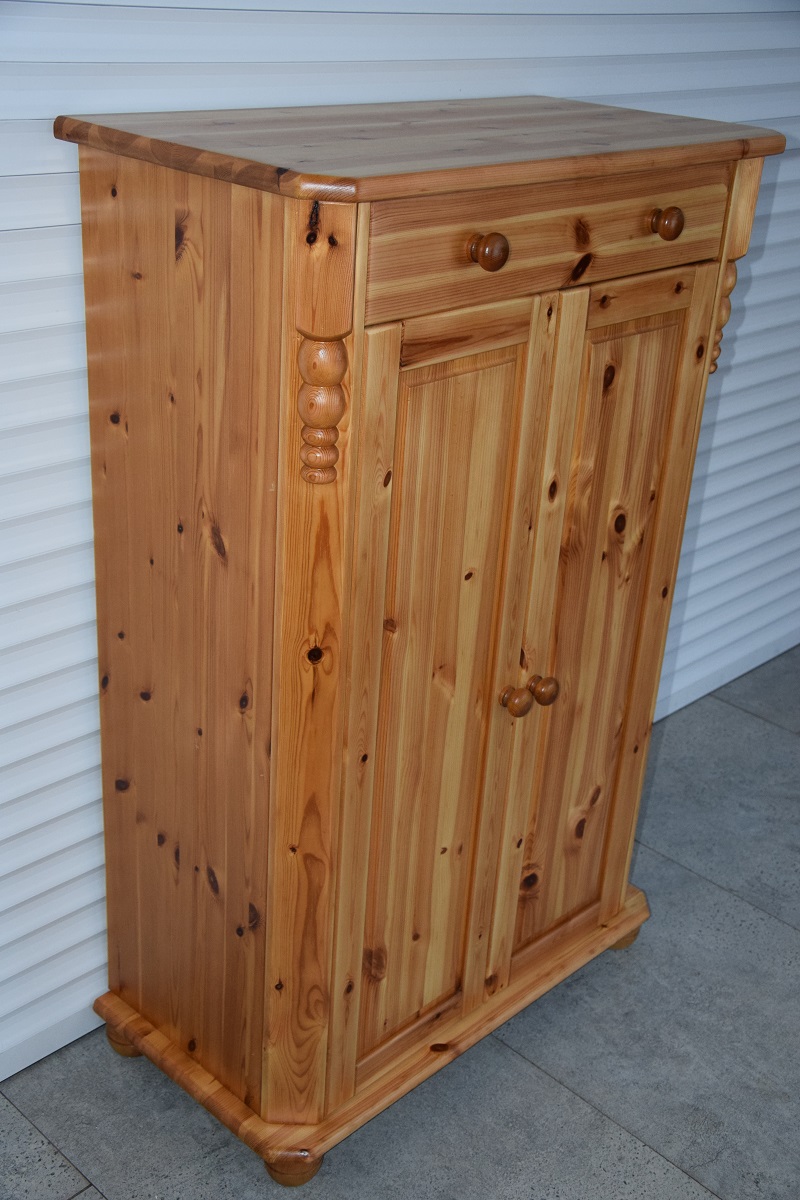 komoda z drewna sosnowego - jak nowa