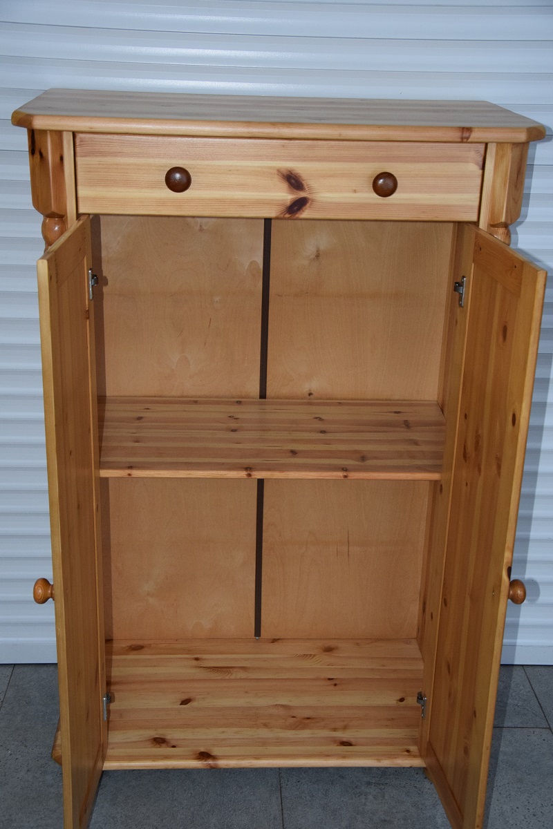 komoda z drewna sosnowego - jak nowa