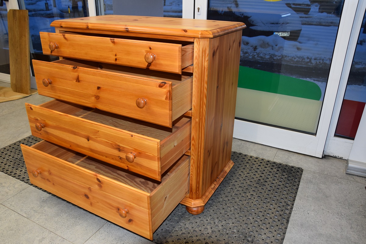komoda z szufladami z drewna sosnowego - jak nowa
