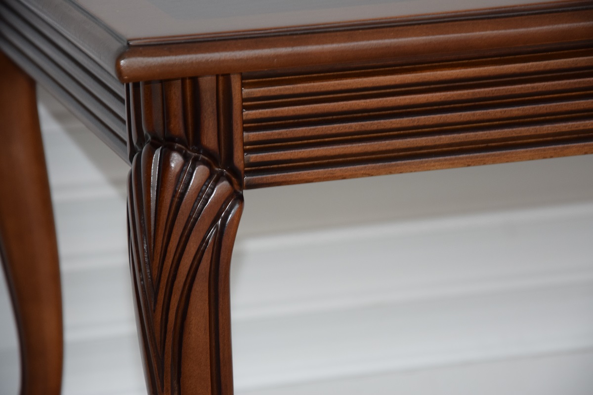 ława - stolik z drewna orzechowego - jak nowy