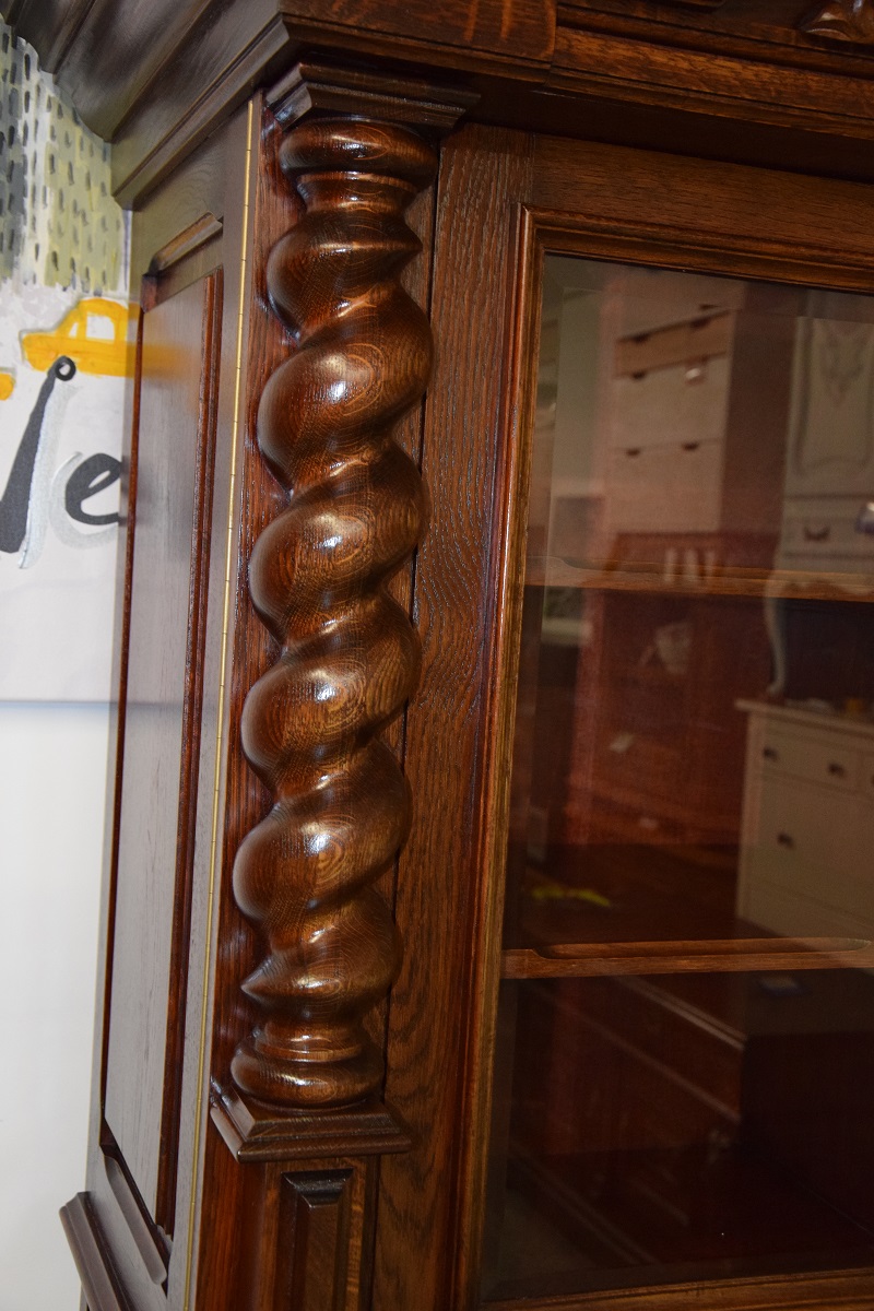 kredens dębowy - meble gdańskie - stan idealny jak nowy