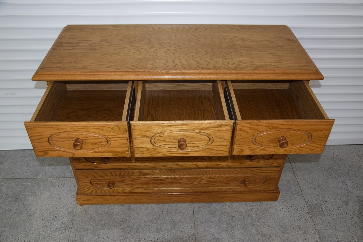 komoda dębowa z szufladami - jak nowa