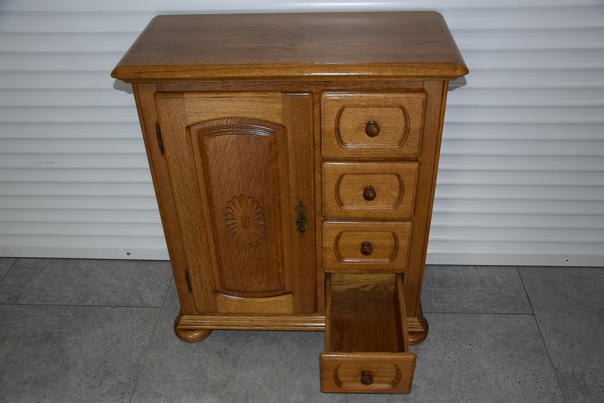 komoda z drewna dębowego - jak nowa