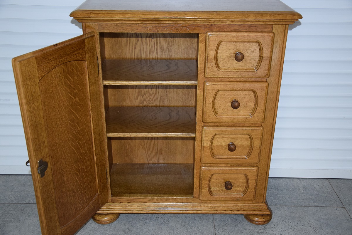 komoda z drewna dębowego - jak nowa