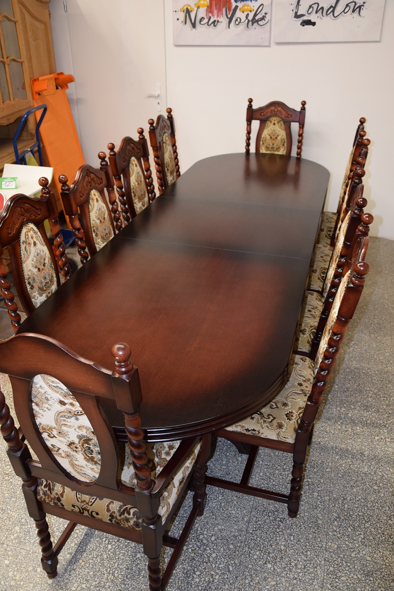 stół rozkładany i 10 krzeseł - komplet jak nowy