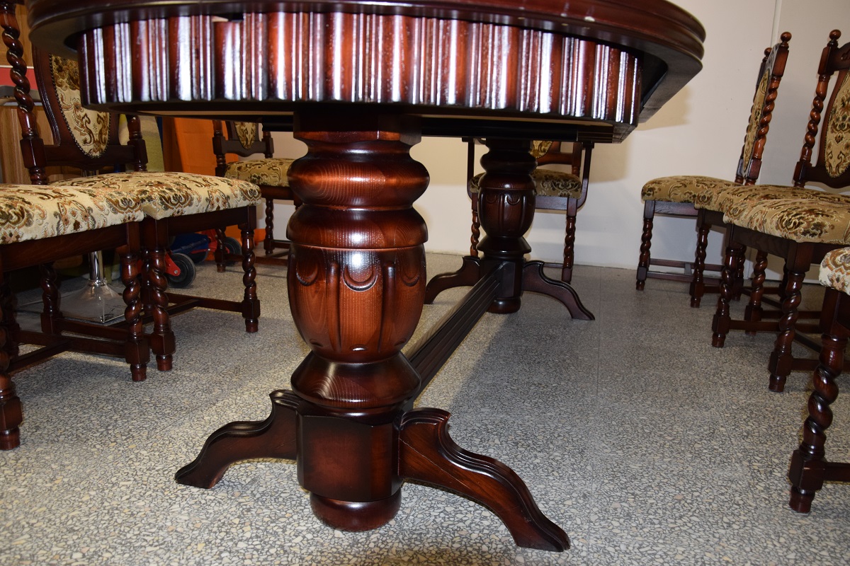 stół rozkładany i 10 krzeseł - komplet jak nowy